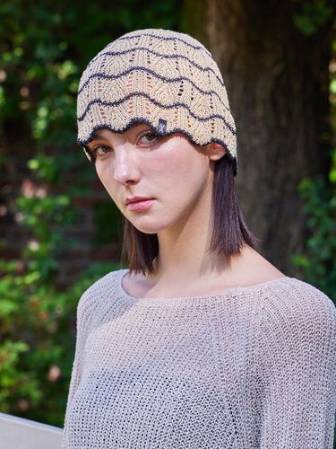 Wave Line VA Label Polyester Beanie [Beige] - VARZAR - Modalova