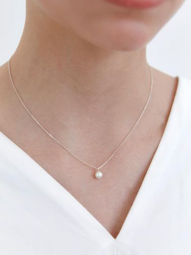 Delicate Silver Pearl Necklace - byweekend - Modalova