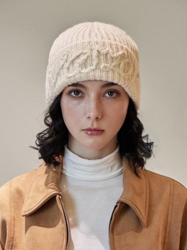 Handle Logo Regular Fit Beanie [Beige] - VARZAR - Modalova