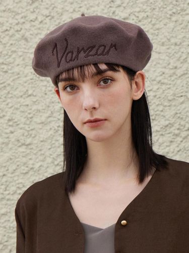 Cursive Logo Wool Blend Beret [Coco Brown] - VARZAR - Modalova