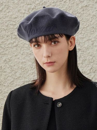 Cursive Logo Wool Beret [Grey] - VARZAR - Modalova