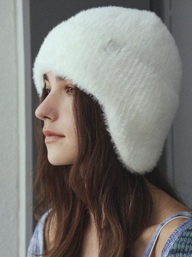 Unisex Plush Oversized Earmuff Beanie - Marchen - Modalova