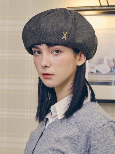 Studded Octagonal Wool Beret [Grey] - VARZAR - Modalova