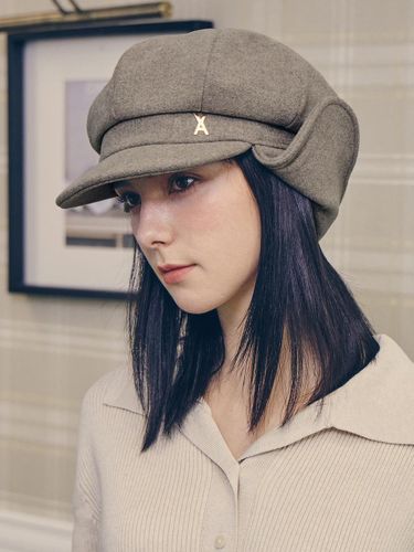 Studded Premium Blend Newsboy Cap [Beige] - VARZAR - Modalova