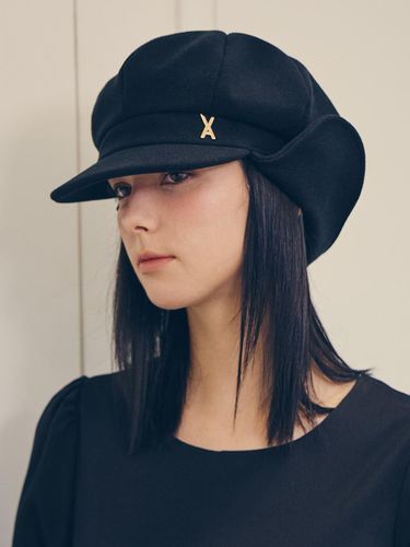 Studded Adjustable Voluminous Newsboy Cap [Black] - VARZAR - Modalova