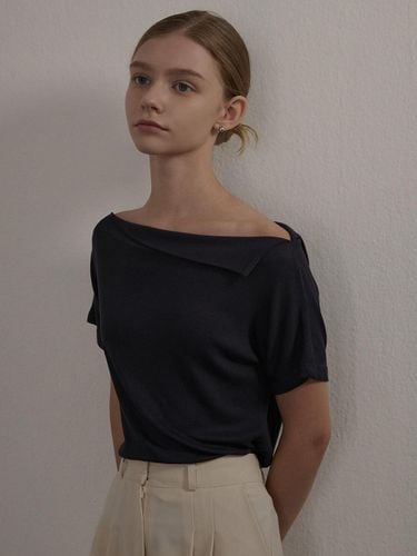 Ribbed Off Shoulder T-shirt [Charcoal] - camino - Modalova