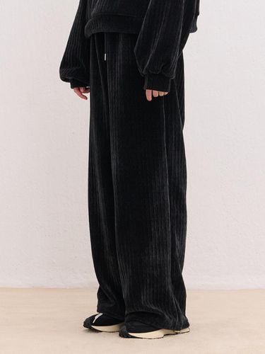 Velvet Balloon Strap Wide Pants [Charcoal] - camino - Modalova