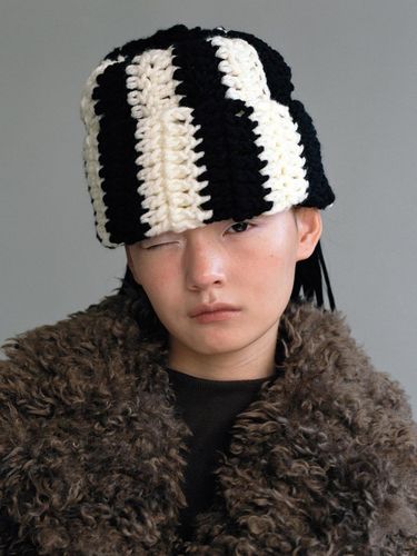 Handicraft Bold Knit Hat [Beige] - AWESOME NEEDS - Modalova