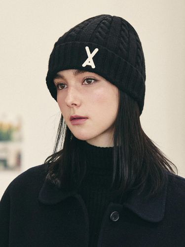 Appliqu Cable Knit Wool Blend Beanie [Black] - VARZAR - Modalova