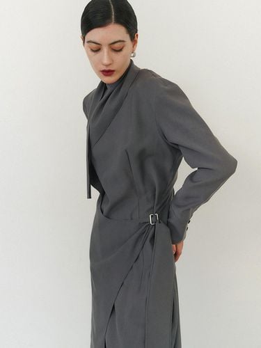 Scarf Shirt-Style Midi Dress [Charcoal] - GAYEON LEE - Modalova