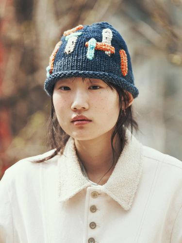 Mosaic Knit Patchwork Beanie [Navy] - MISU A BARBE - Modalova