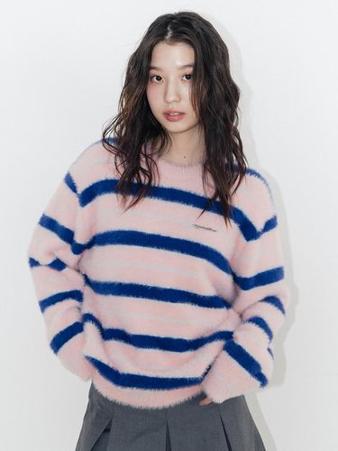 Striped Fur Crew Neck Knit [Pink] - HIGHSCHOOLDISCO - Modalova