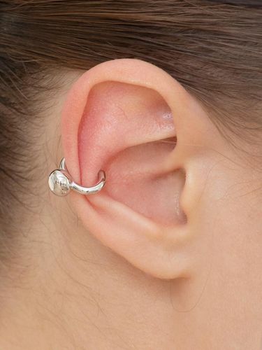 Minimalist Nickel-free Pebble Earcuff - FANTASTIC PLANET - Modalova