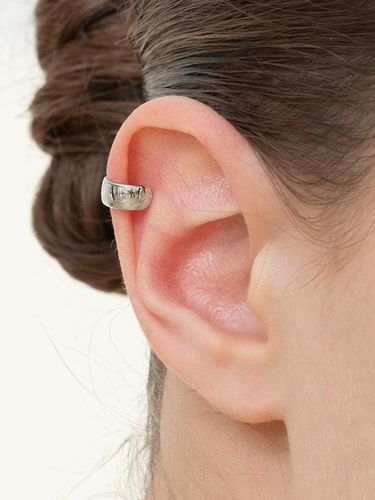 Minimalist Glossy Adjustable Earcuff - FANTASTIC PLANET - Modalova