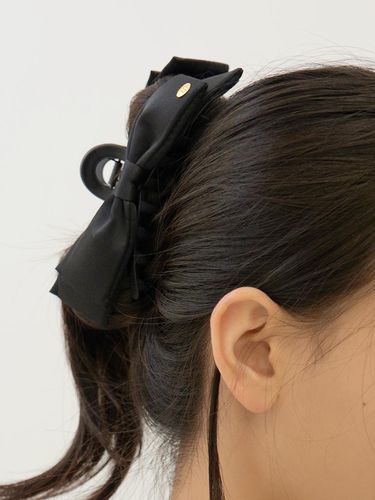 Satin Layered Handcrafted Hair Clip - FANTASTIC PLANET - Modalova