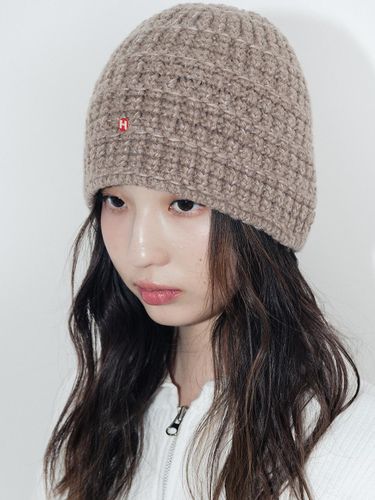 Badge Logo Wool Blend Knit Beanie [Brown] - HIGHSCHOOLDISCO - Modalova