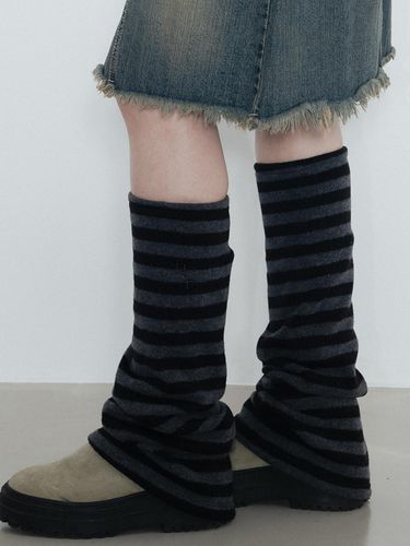 Striped Soft Cozy Leg Warmers [Black] - HIGHSCHOOLDISCO - Modalova