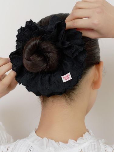 Double Layer Cotton Lace Scrunchie [] - FANTASTIC PLANET - Modalova