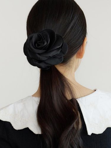 Handcrafted Voluminous Camellia Corsage [] - FANTASTIC PLANET - Modalova