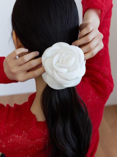 Handcrafted Voluminous Camellia Corsage [] - FANTASTIC PLANET - Modalova