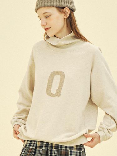 Turtleneck Q Embroidery Cotton Loose Fit Sweatshirt [Light Brown] (243605SOT) - CHIQUITA - Modalova