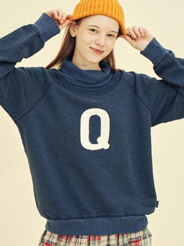 Turtleneck Q Embroidery Cotton Loose Fit Sweatshirt [Navy] (243605SNV) - CHIQUITA - Modalova