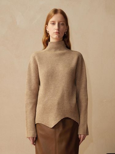 Irregular Hem Soft Wool Knit Sweater [Beige] - PIA STUDIO - Modalova