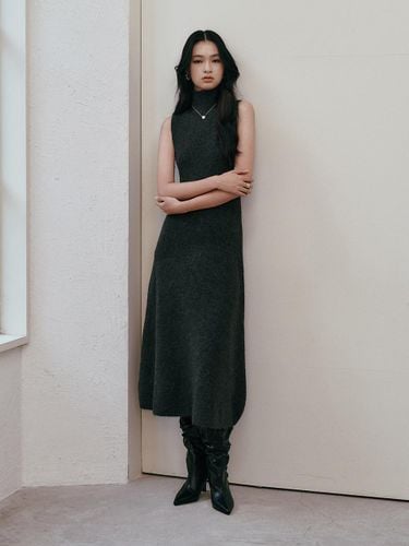 Sleeveless Turtleneck Slim Maxi Knit Dress [Charcoal] - itte - Modalova