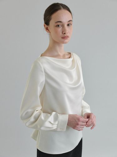 Drape Shoulder Tuck Detail Blouse - TOWAV - Modalova