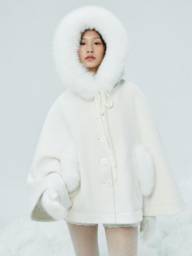 Faux Fur Diagonal Pattern Cape Coat [Ivory] (TT4W012IV) - THETIS - Modalova