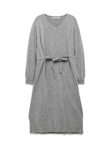 V-neck String Relaxed Fit Knit Dress (A244PWK981) - NICE CLAUP - Modalova