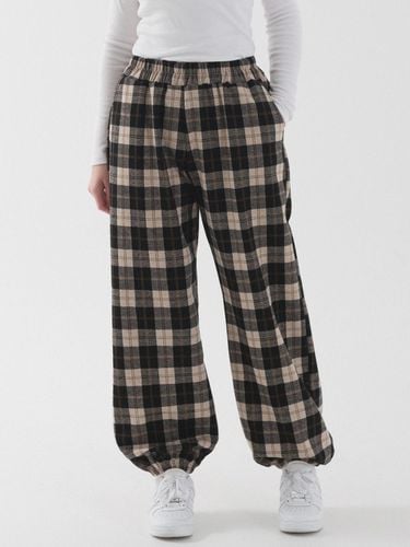 Tartan Check Wide Elastic Jogger Pants [Black] - PIANER - Modalova