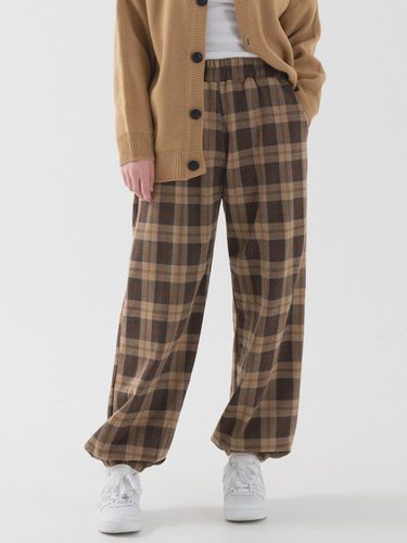 Tartan Check Wide Pleated Jogger Pants [Mocha] - PIANER - Modalova