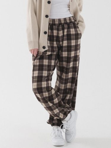 Tartan Check Wide Pleated Jogger Pants [Dark Brown] - PIANER - Modalova