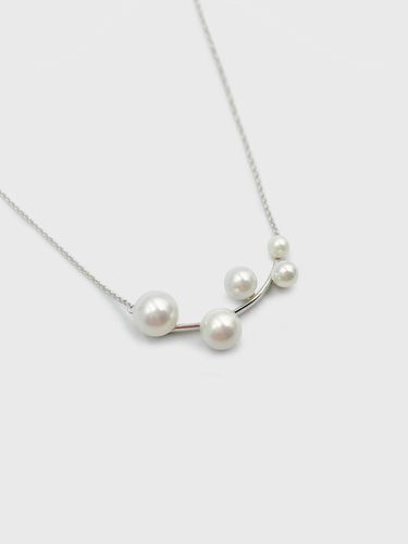 Floral Pearl Platinum-Plated Necklace [] (JS-22-010N) - Jean Paul Clarisse - Modalova