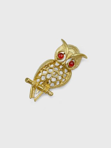 Red Garnet Platinum-Plated Owl Brooch [SILVER] (JS-22-015BR) - Jean Paul Clarisse - Modalova