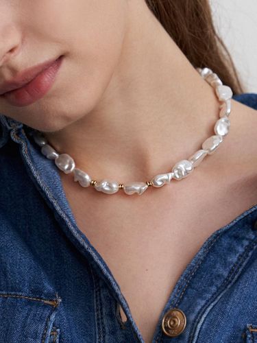 Oversized Acrylic Pearl Chain Necklace (AN4230010) - ANNAFLAIR1986 - Modalova