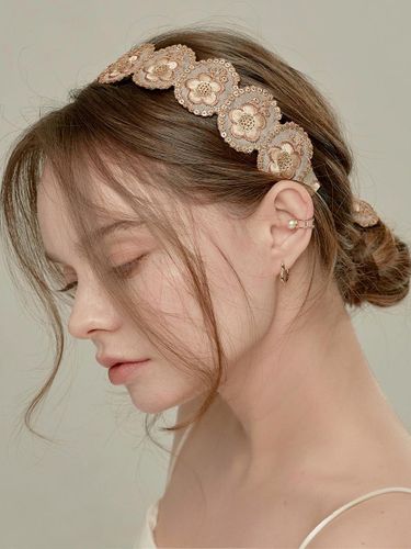 Romantic Velvet Handcrafted Peony Hairband - BESTY - Modalova