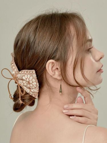 Velvet Embroidered Ribbon Hairpin - BESTY - Modalova