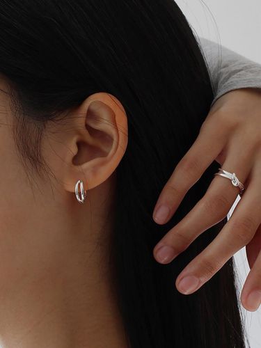 Double Line One-touch Hoop Earrings - NORMALLEE - Modalova