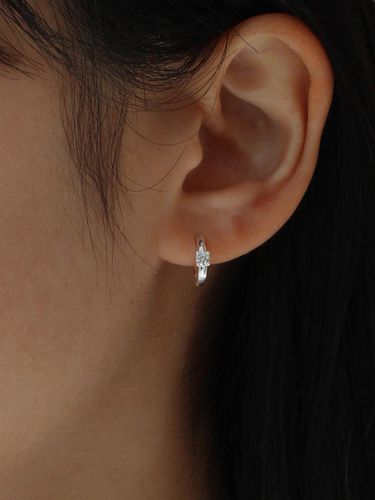 Silver Cubic One-touch Earrings - NORMALLEE - Modalova