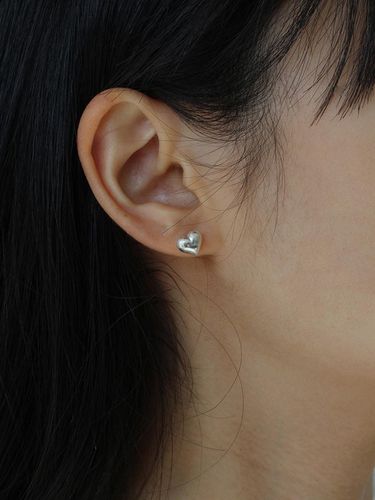 Sterling Heart Volume Earrings [] - NORMALLEE - Modalova