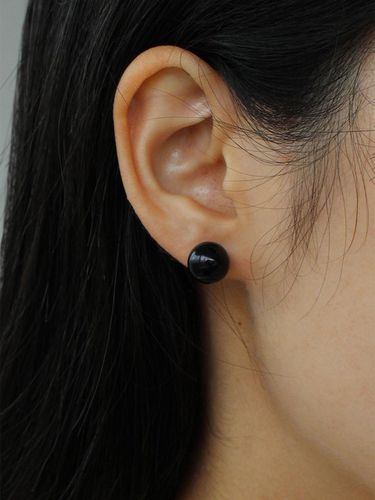 Sterling Basic 10mm Onyx Earrings - NORMALLEE - Modalova