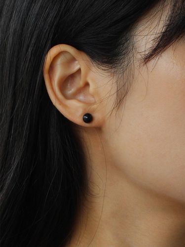 Sterling Basic Round 6mm Earrings [] - NORMALLEE - Modalova