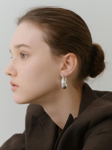 Silver Bulky Statement Hoop Earrings - NORMALLEE - Modalova