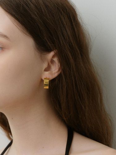 Square Curve Hollow Earrings - NORMALLEE - Modalova