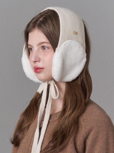 Premium Fur Vintage Metal Ear Muffler - WHITE SANDS - Modalova