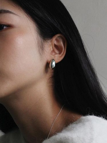 Sterling Pearl Coat Earrings [] - NORMALLEE - Modalova