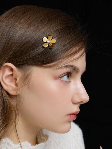 Marigold Metal Cubic Zirconia Hair Clip (JP-24-505CB) - Jean Paul Clarisse - Modalova