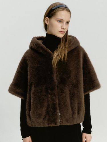 Drop Sleeve Hooded Polyester Fur Vest [Brown] (MAEDVT07MBR) - marieclaire - Modalova